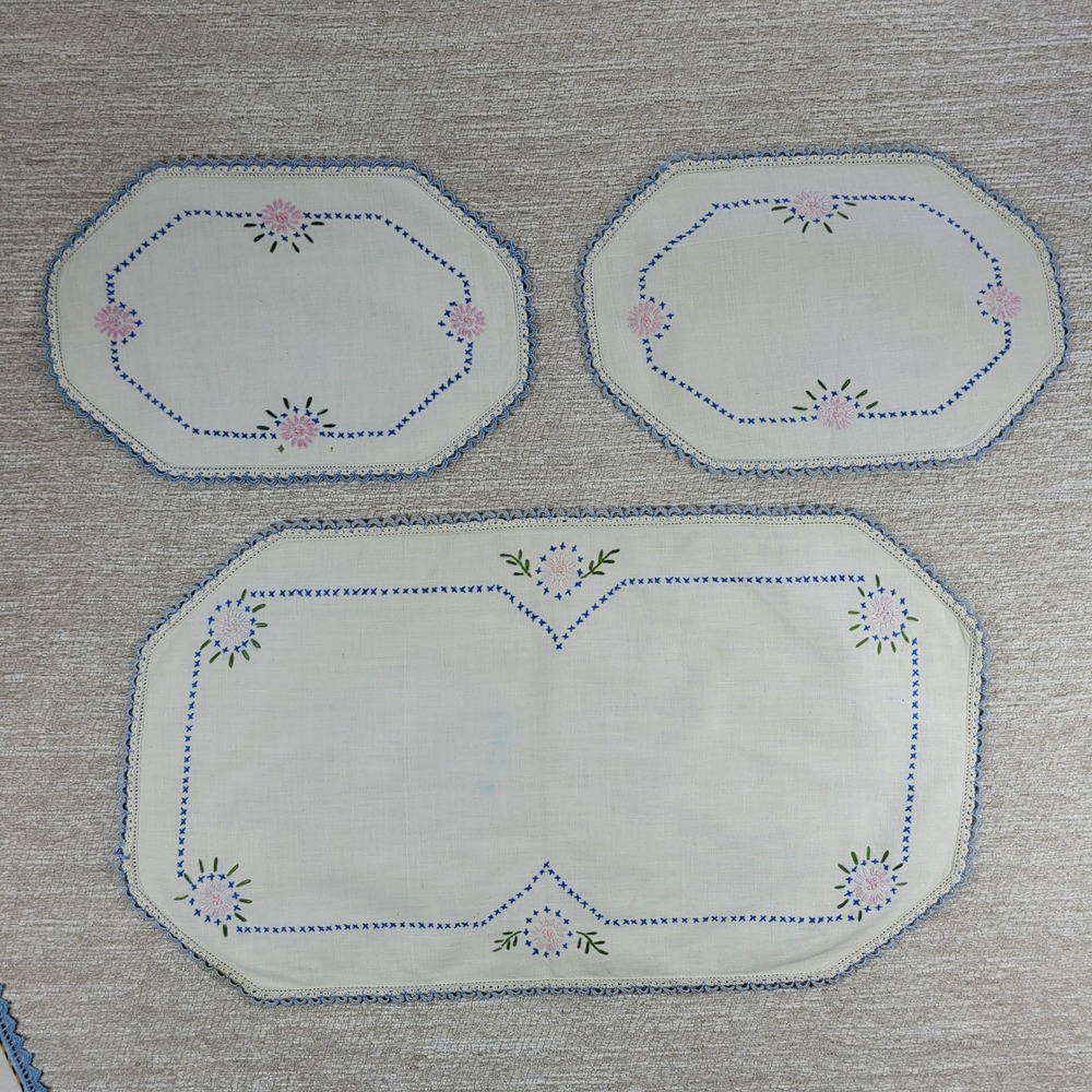 VTG Luncheon Linen Set Blue Pink Floral Embroidered Crochet Trim Tea Party 3pc